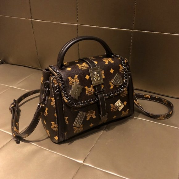 Retro portable fashion one-shoulder messenger bag - Picture 4 of 5